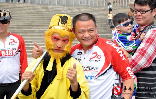 嵖岈山首屆“捷安特杯”單車嘉年華騎行賽在我縣舉行